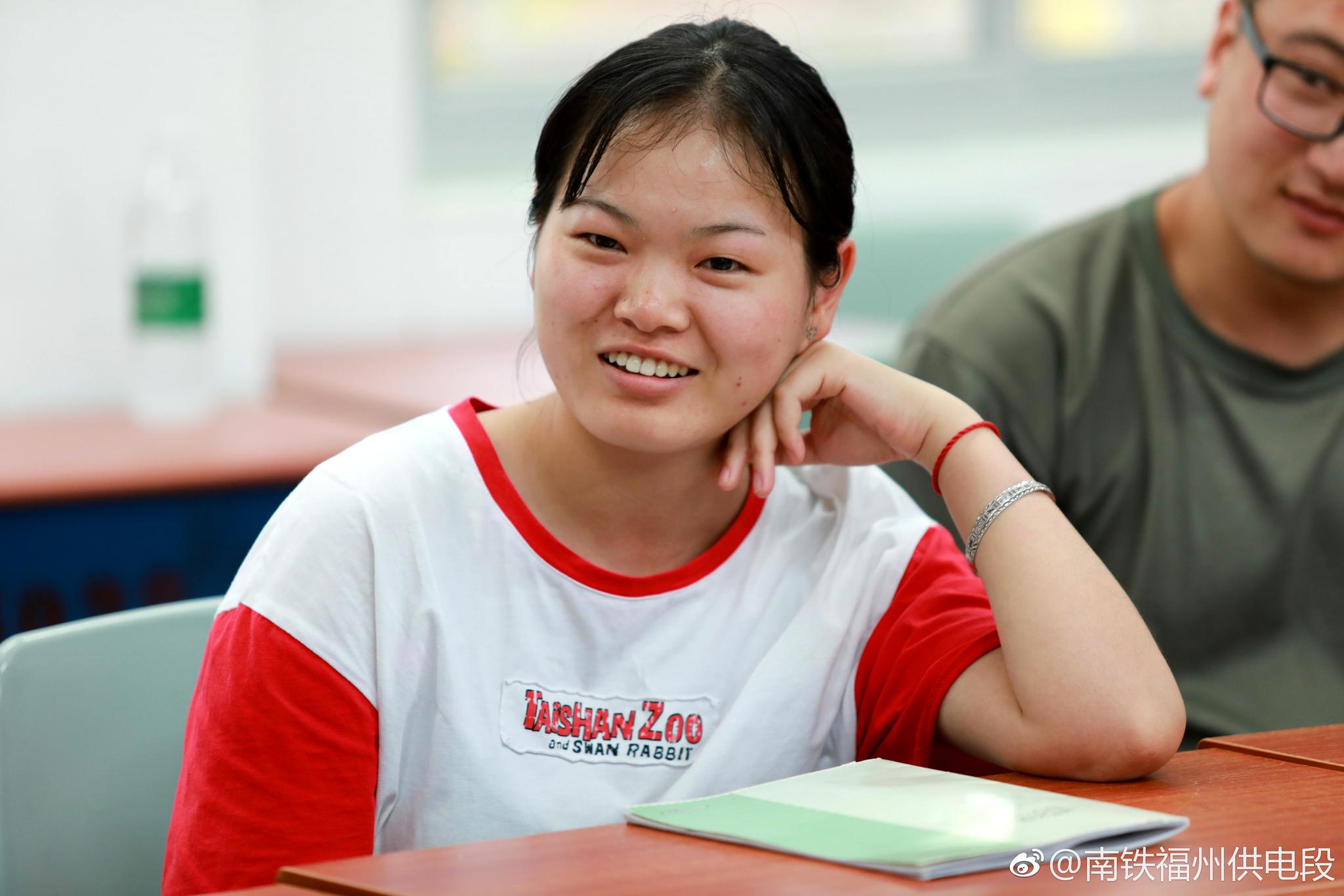 近日,福州供电段团委召开新入路青年座谈会