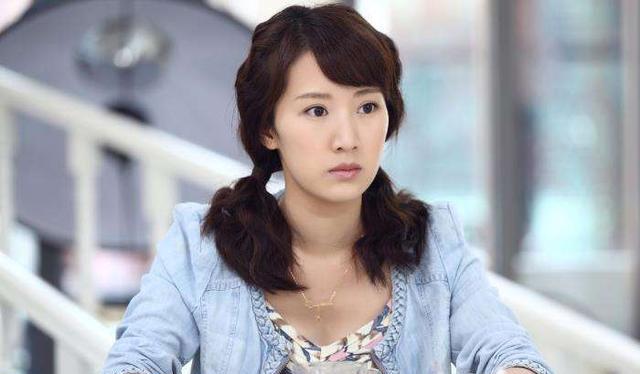 有没有人觉得胡歌的女友管韧姿长得超级像李念