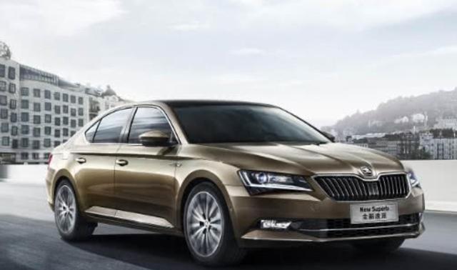 这款车全系更换2.0T发动机，并且还优惠4万，与帕萨特同等级！