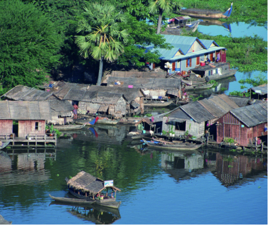巴铁兄弟吃醋了,中国对这国家太好了,印度眼