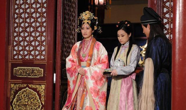 明朝小军官自称宋皇室后裔,受皇帝青睐迎娶公主,还娶一百多小妾
