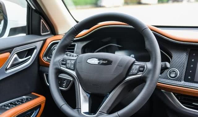 众泰T300新能源定位于一台小型SUV