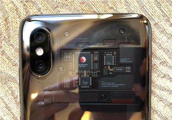 米粉们要失望了,小米8透明探索版后盖并非是真