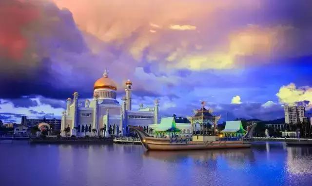 他的财富来源于国家石油和天然气出口