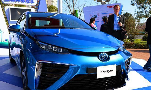 丰田氢燃料汽车现身国内，颜值帅掉渣，加氢3分钟，能跑一个省！