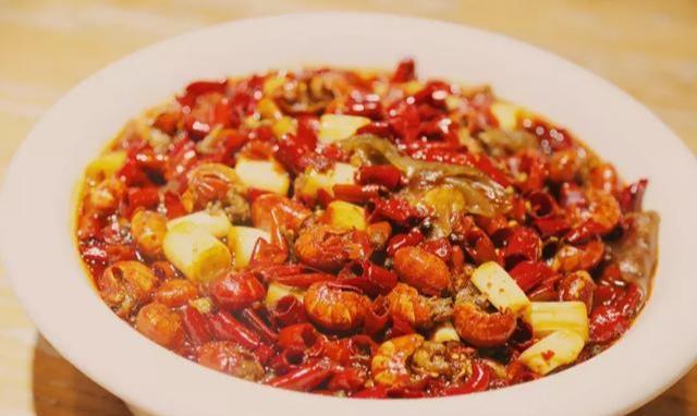 世界杯来了!郑州这家80年代主题餐厅,看球喝酒