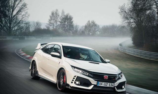 排气声浪除加阀门外，思域三出排气更直接