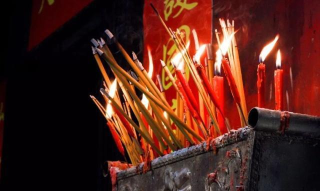 农村俗语“阴历十月一，烧纸送寒衣”是什么意思？