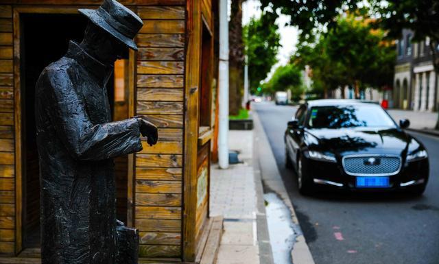 捷豹XFL提车作业, 车主: 落地不到58万, 黑色最适合这个级别的车