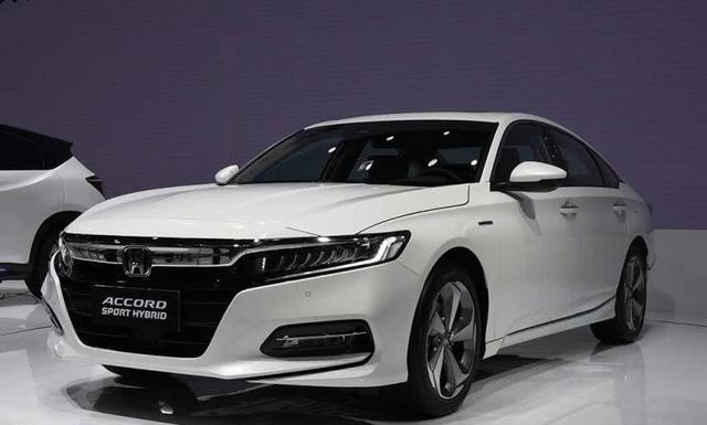 迈腾的最强对手终于来了，外观帅炸，动感时尚，实力碾压同级别车