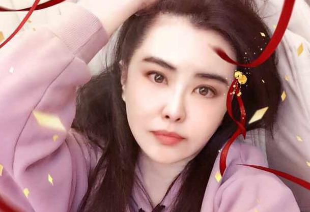 百亿富豪追王祖贤到手后又抛弃, 谈起当年事情为什么洋洋得意呢?