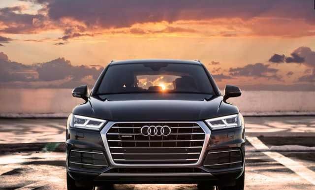 奥迪都对前脸动刀子了, 但全新Q5的 2.0T发动机还是有点小