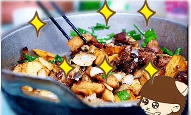 兰州第一家炕锅羊肉,来自天祝牧场的牛羊肉,一进店就开始啃骨