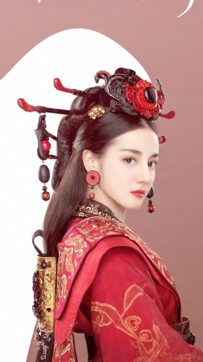 迪丽热巴:美艳不可方物,跌落人间的谪仙人
