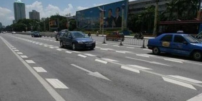 交通部门提醒:锯齿线车道是什么意思?不懂的就