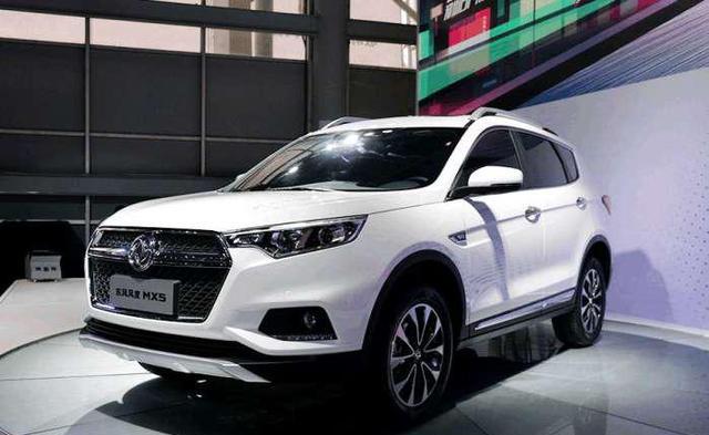 朋友新买了一款合资SUV, 其他人见了都说值20万，其实才10万