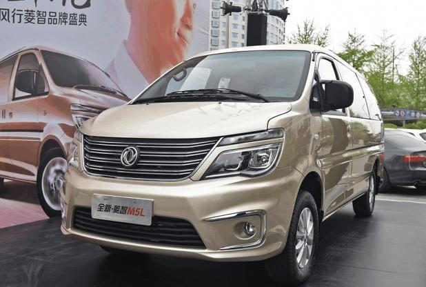 这款国产车不学好, 中控用塑料假屏幕代替, 都不买就好了