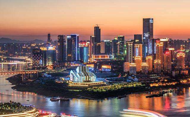 重庆直辖21周年,耗资万亿打造的城市夜景,闻名世界