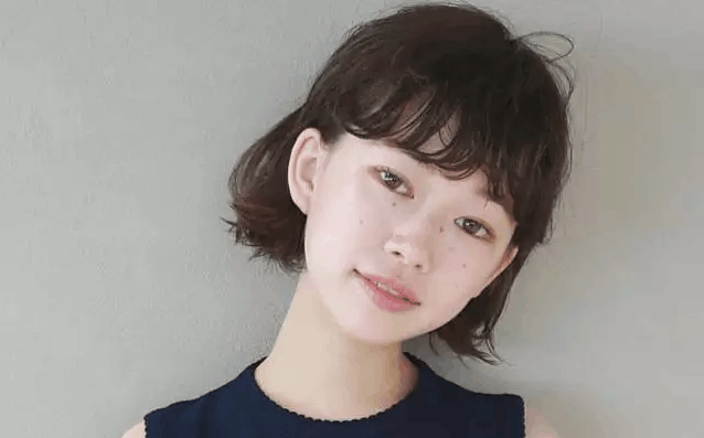 5种发型, 适合短发女生留长发的尴尬期!