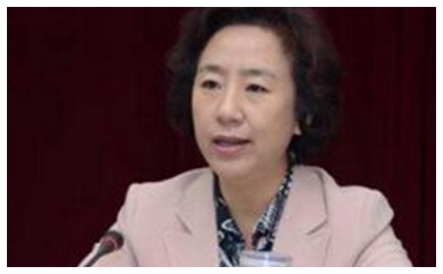 女贪官私生活写照,花500万任性美容,“姘头”多达4位数!