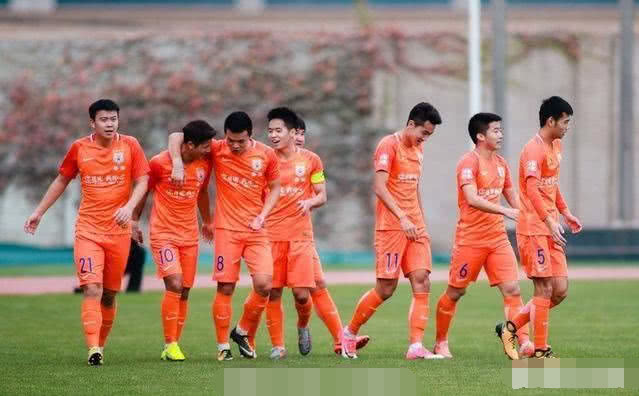 山东鲁能段刘愚、田鑫、赵剑非进入一队，郭田雨却被下放预备队