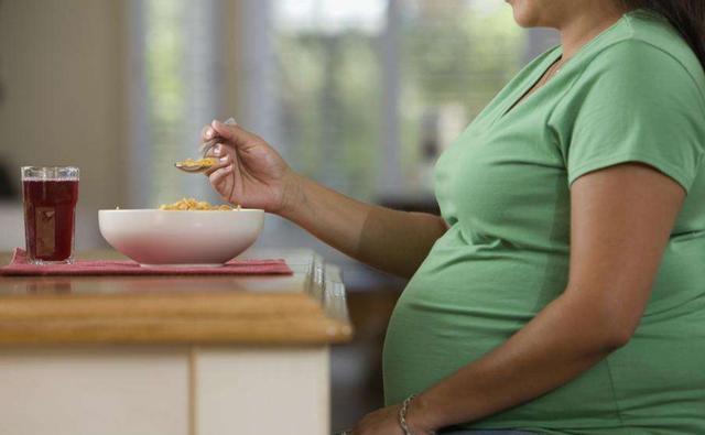 孕期究竟能不能吃泡面?产科医生说了大实话,准