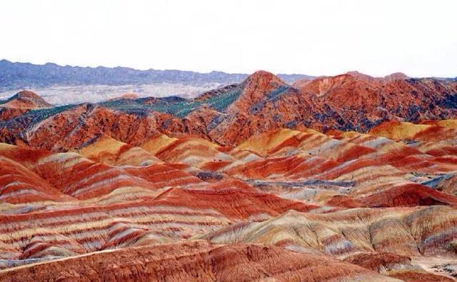青海敦煌张掖7日自驾游——七彩丹霞为什么会出现多种颜色？