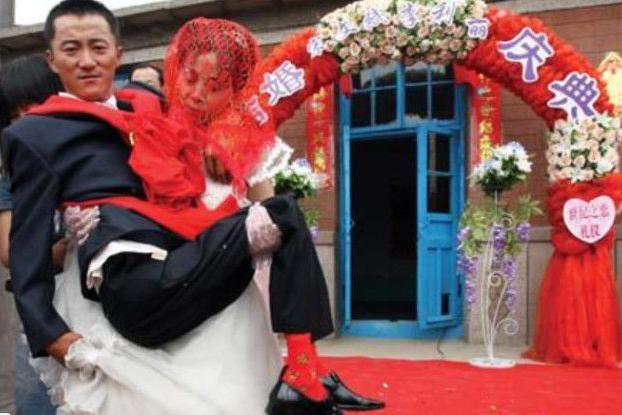 农村奇俗:结婚当天新娘不能如厕,入洞房有尿也得憋着,你见过吗