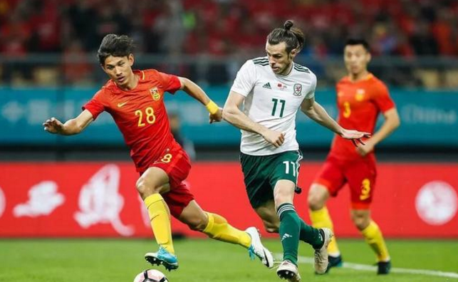 前晚中国杯比赛中,里皮口中选错之人是指谁?