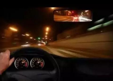 【汽车人】神奇的奔驰失控