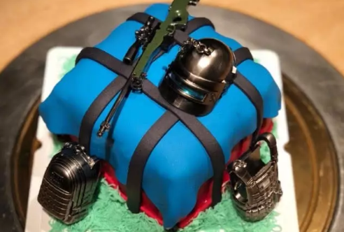 绝地求生:沉迷吃鸡的林俊杰连生日蛋糕都是空