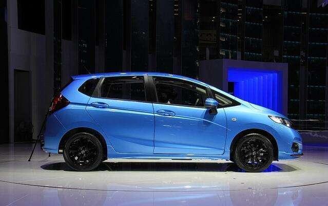 新款本田飞度上市有什么变化呢？和大众新POLO相比如何？