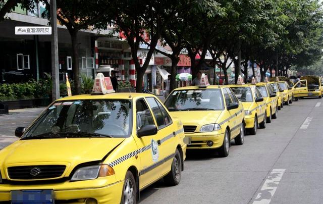 全国最猛的重庆出租车,司机个个都是赛车手,乘客被吓哭!
