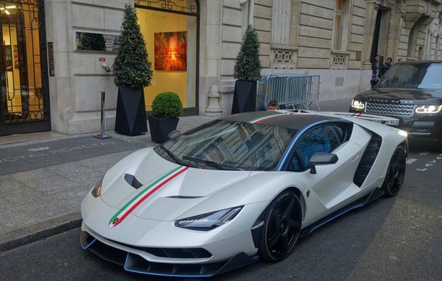 白色兰博基尼Centenario LP770-4帅气呐