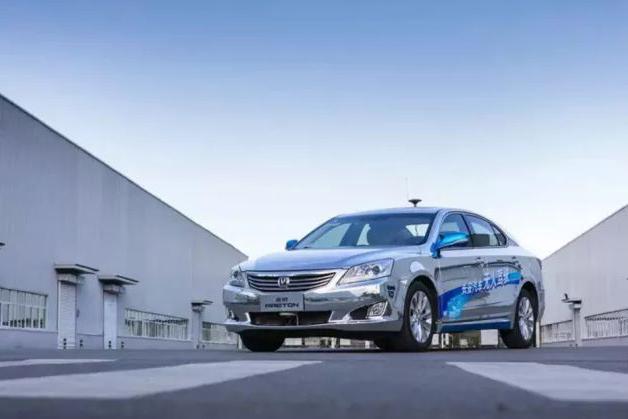 以智能见长的新势力们却被156岁的老前辈打败了