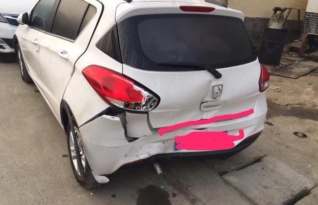 便宜果真没没好货, 4万块的国产车追尾2次, 拆下后车主