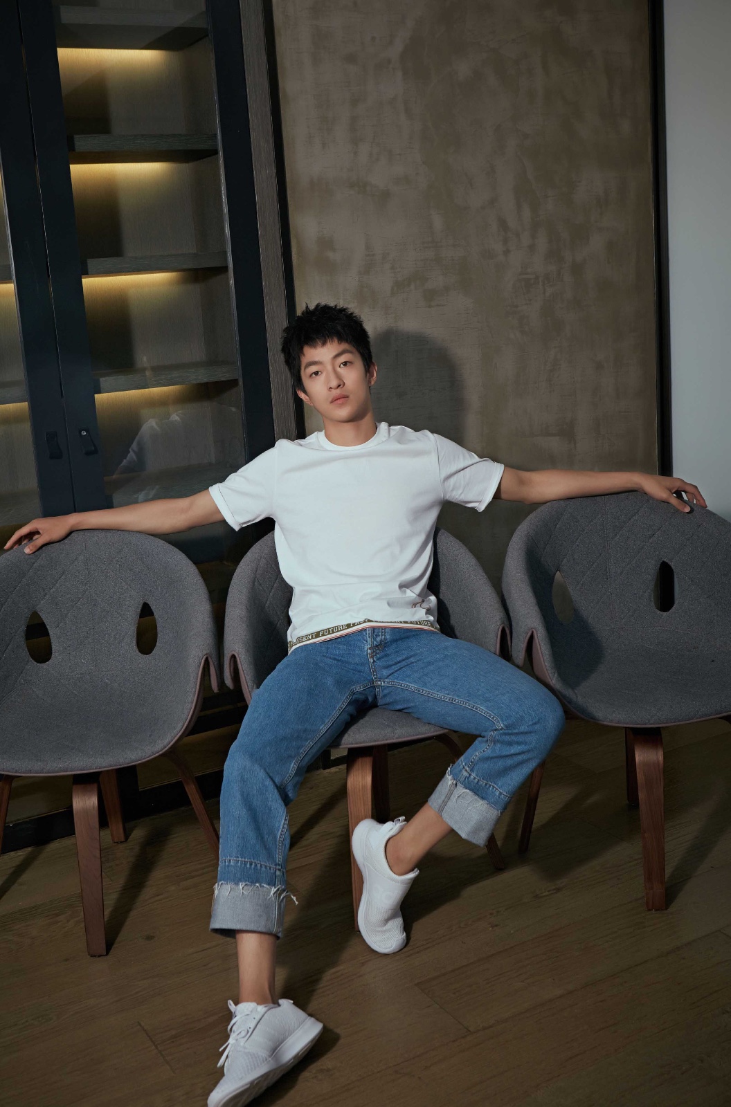 屈楚萧《媚者无疆》破亿 狼系忠犬低音炮撩晚媚