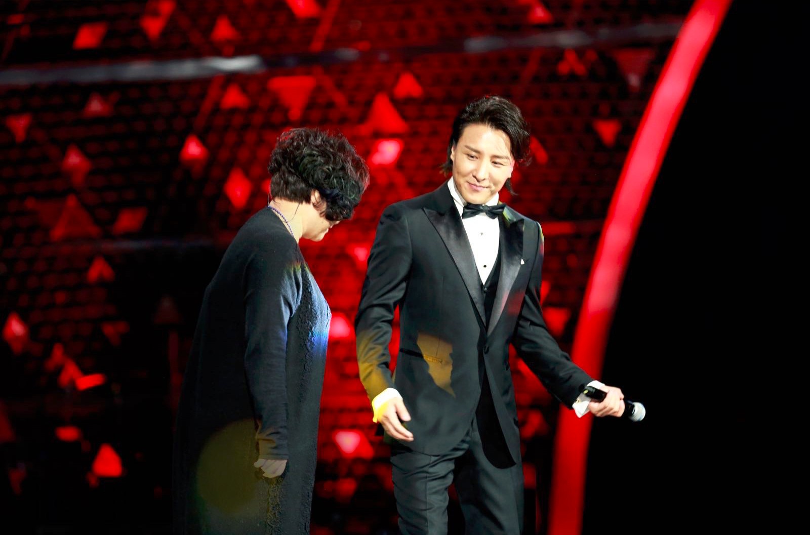 曹轩宾登《经典咏流传》年度盛典 《别君叹》