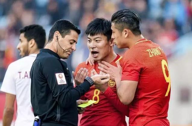 尴尬!越南U19狂进11球横扫中国球队!名记:还要
