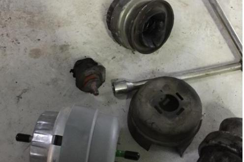 一抖就洗节气门?你错了,这才是汽车抖动的最常见的罪魁祸首!