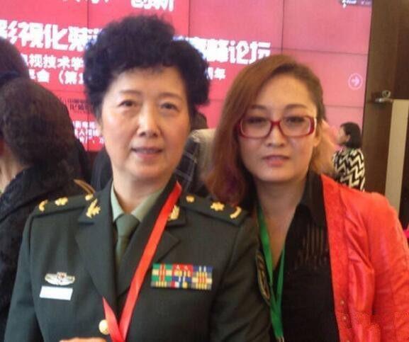 大家还记得他吗?他是70年代著名影视童星,12