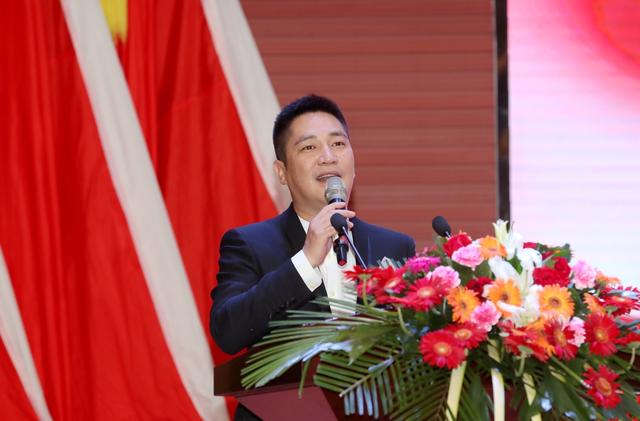 湖北襄阳缘善汇举办长在红旗下襄阳有个家大