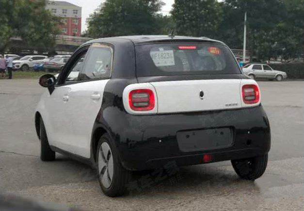 高度还原概念车 长城欧拉R1路试谍照曝光