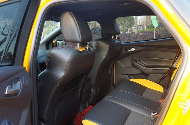 踩下油门霸气开始!二手值得买,福克斯 ST