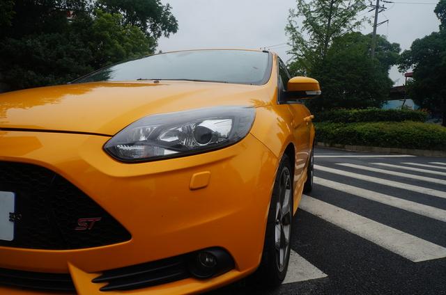 踩下油门霸气开始!二手值得买,福克斯 ST