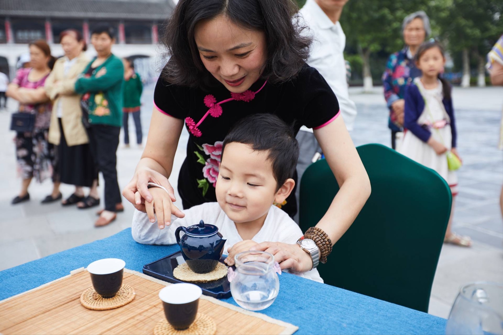 安仁古镇举行旗袍茶话会