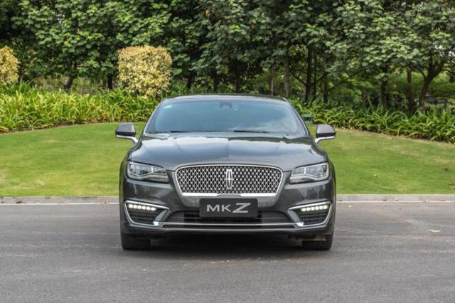 标榜豪华，林肯MKZ是换标蒙迪欧吗？油老虎，内饰掉价