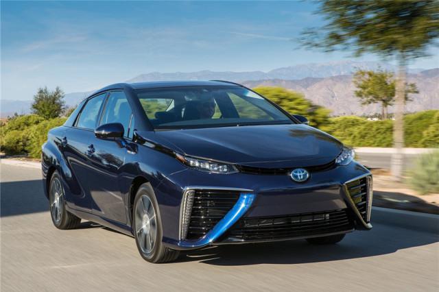 续航50公里的卡罗拉PHEV明年上市，你还说丰田新能源车不给力吗?