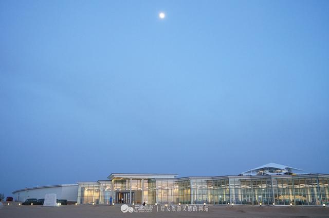 国内有个神奇的沙漠,人称奢华小迪拜,它用骆驼