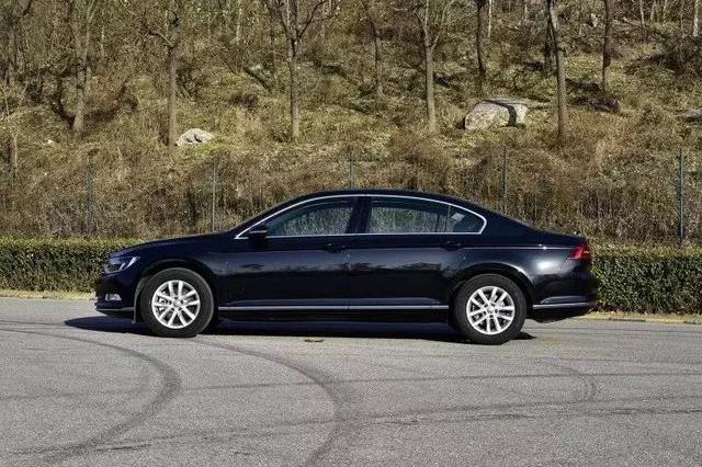 那些说1.4T的迈腾是“小马拉大车”的人，你开过它吗？